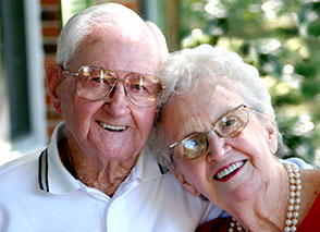 Photo of a couple smiling. Link to Life Stage Gift Planner Over Age 70 Situations.